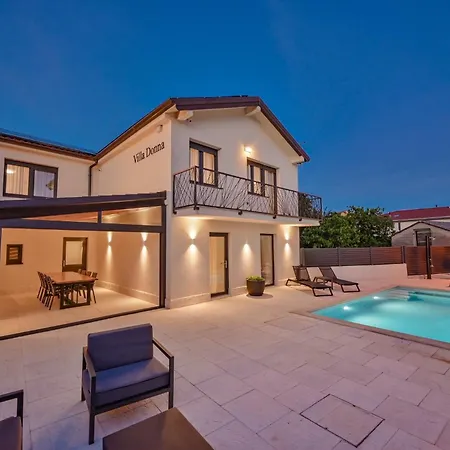 Donna, 5 Stars - Luxury With A Heated Pool *