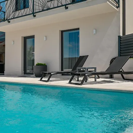 Villa Donna, 5 Stars - Luxury With A Heated Pool *