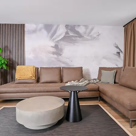 Donna, 5 Stars - Luxury With A Heated Pool Villa *