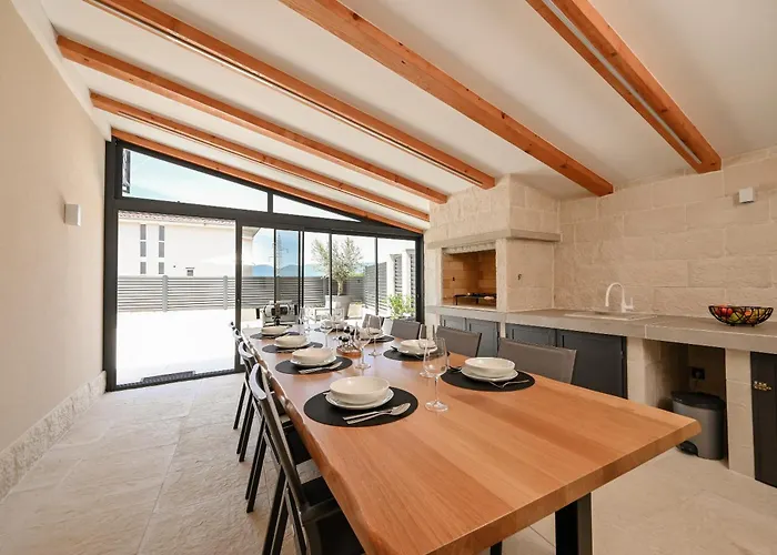 Vila Donna, 5 Stars - Luxury With A Heated Pool